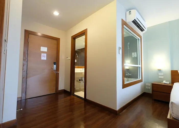 Lantana Hotel 3*