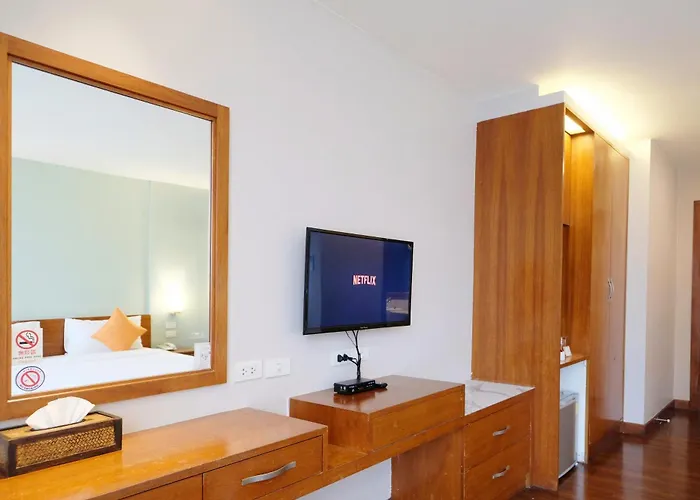 Lantana Hotel 3*