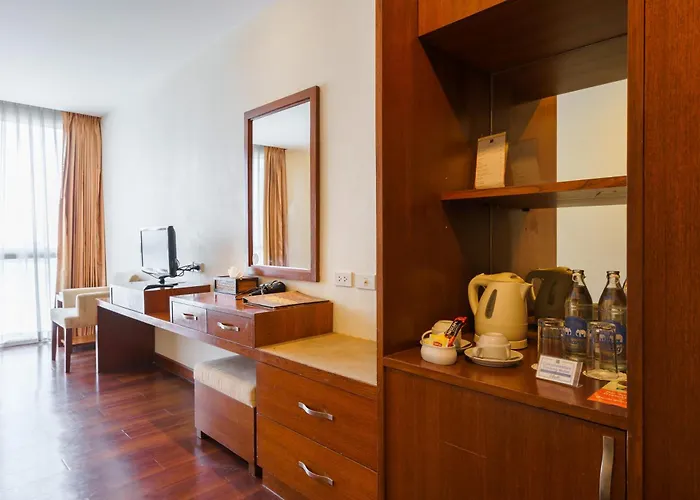 Lantana Hotel